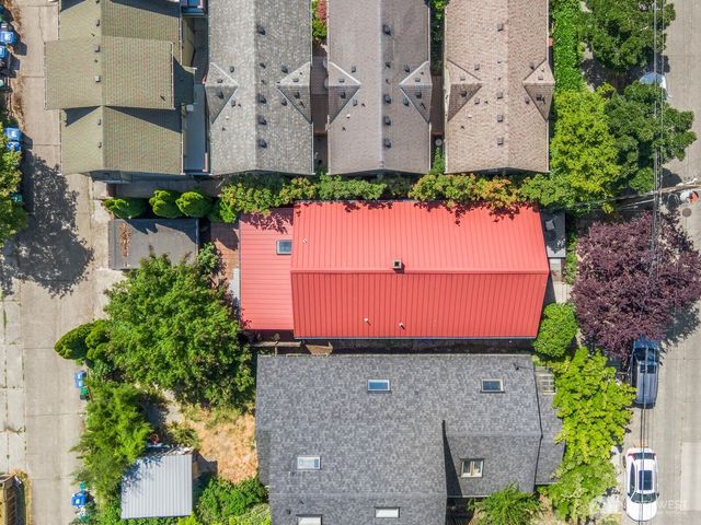 6322 5th Avenue NE, Seattle, WA 98115