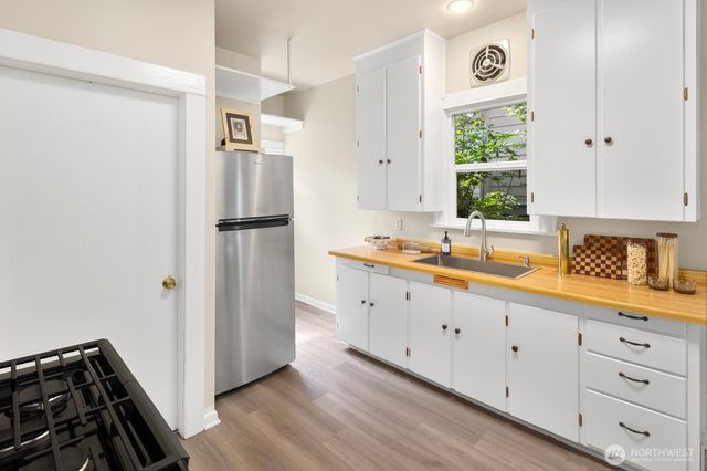 6322 5th Avenue NE, Seattle, WA 98115
