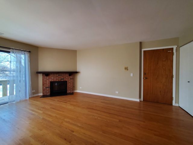 733 Plum Tree Court C2, Wheeling, IL 60090