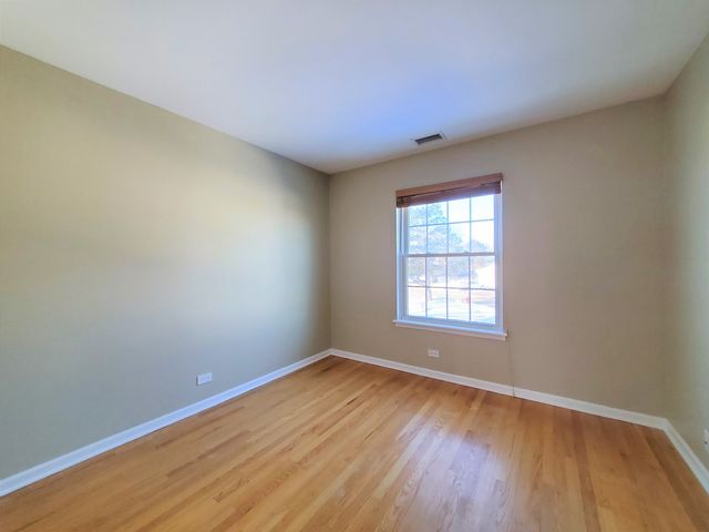 733 Plum Tree Court C2, Wheeling, IL 60090