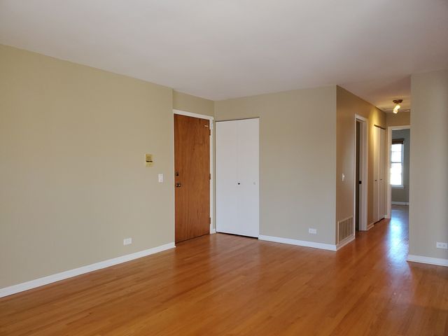 733 Plum Tree Court C2, Wheeling, IL 60090
