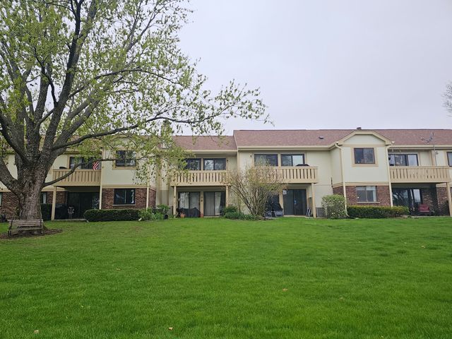 733 Plum Tree Court C2, Wheeling, IL 60090