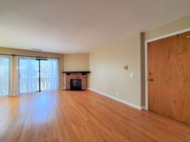733 Plum Tree Court C2, Wheeling, IL 60090