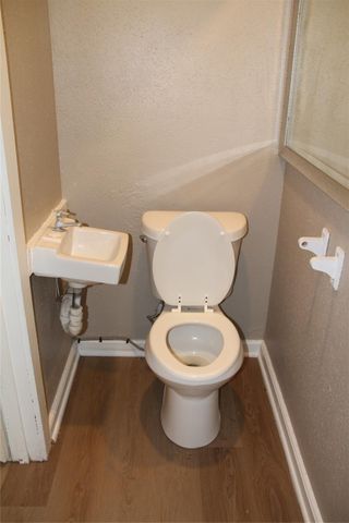 5400 E Sheldon Street B, Houston, TX 77008