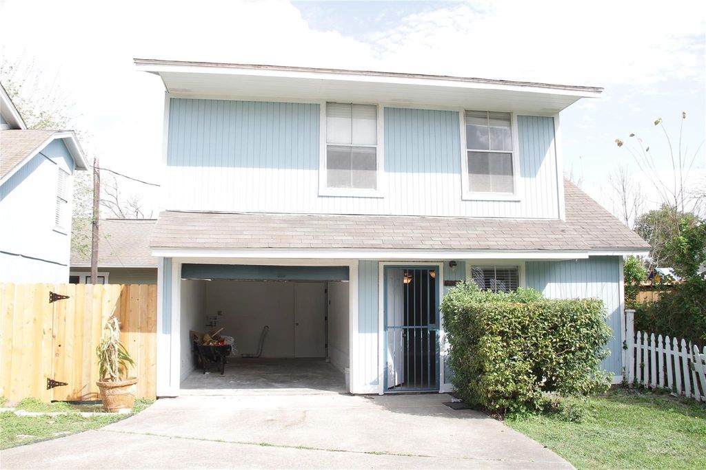 5400 E Sheldon Street B, Houston, TX 77008