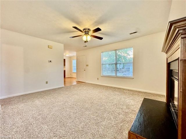 822 Estelle CT, Newport News, VA 23608