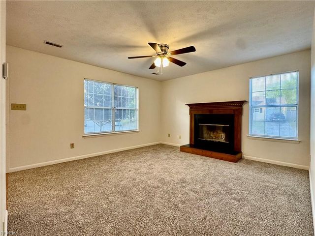 822 Estelle CT, Newport News, VA 23608