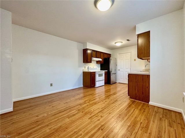822 Estelle CT, Newport News, VA 23608
