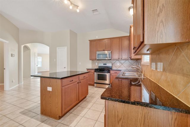 2507 Cypress Springs Court, Pearland, TX 77584