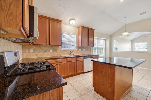 2507 Cypress Springs Court, Pearland, TX 77584