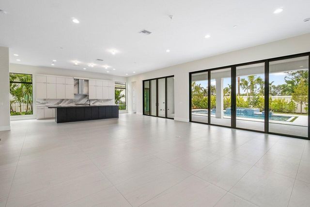 9148 CORAL ISLES Circle {Lot 13}, Palm Beach Gardens, FL 33412