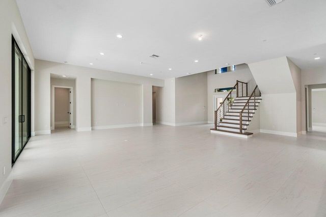 9148 CORAL ISLES Circle {Lot 13}, Palm Beach Gardens, FL 33412