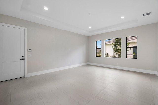 9148 CORAL ISLES Circle {Lot 13}, Palm Beach Gardens, FL 33412