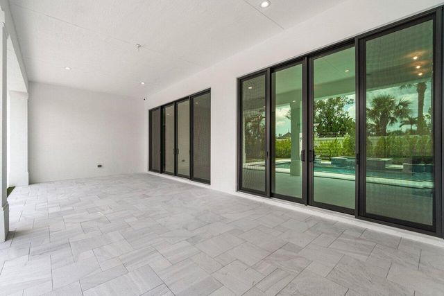 9148 CORAL ISLES Circle {Lot 13}, Palm Beach Gardens, FL 33412