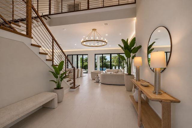9148 CORAL ISLES Circle {Lot 13}, Palm Beach Gardens, FL 33412