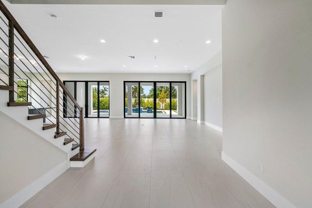 9148 CORAL ISLES Circle {Lot 13}, Palm Beach Gardens, FL 33412