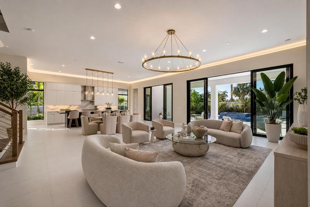 9148 CORAL ISLES Circle {Lot 13}, Palm Beach Gardens, FL 33412