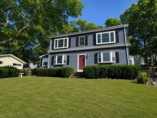 24 Ewell Ave 24, Lexington, MA 02421