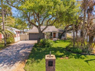 509 Yupon Street, New Smyrna Beach, FL 32169