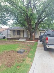 1406 NW Lincoln Ave, Lawton, OK 73507