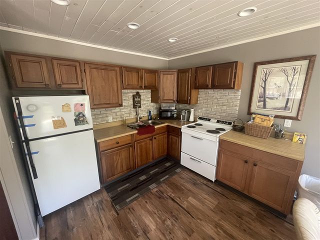 617 N Croswell Avenue, White Cloud, MI 49349