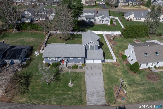 24 Indian Drive, Clinton, CT 06413