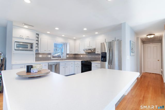 24 Indian Drive, Clinton, CT 06413