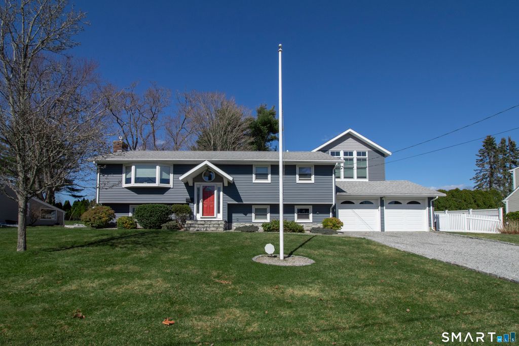 24 Indian Drive, Clinton, CT 06413