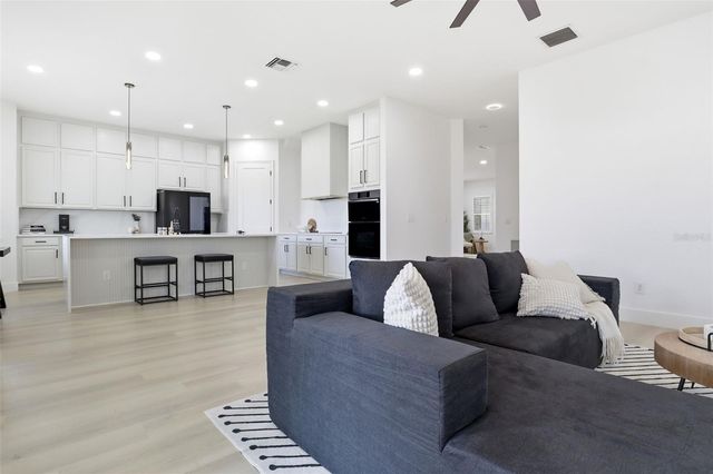 10467 HENBURY STREET, Orlando, FL 32832