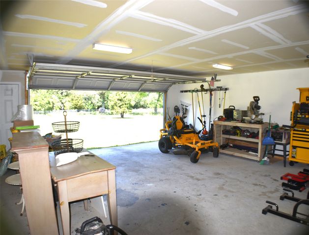 134 County Road 2749, Mineola, TX 75773
