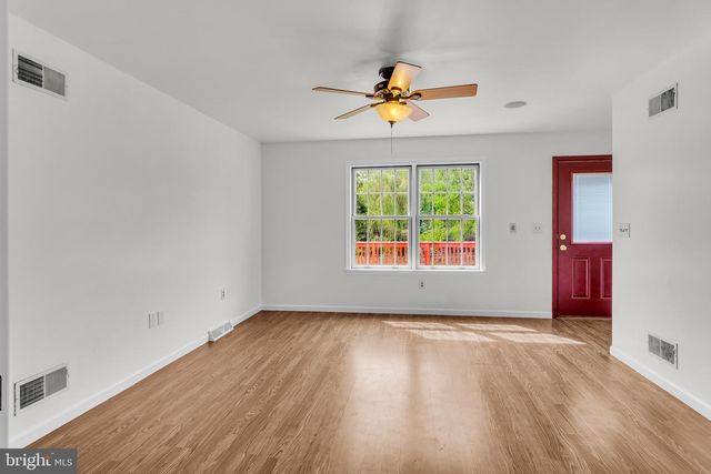 2292 FOREST LN, Harrisburg, PA 17112