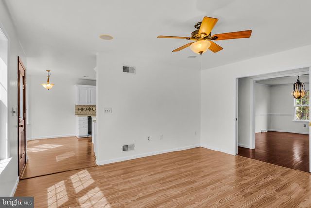 2292 FOREST LN, Harrisburg, PA 17112