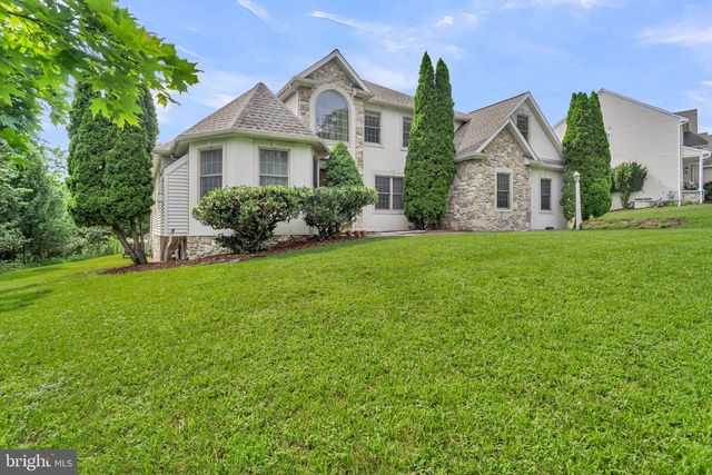 2292 FOREST LN, Harrisburg, PA 17112