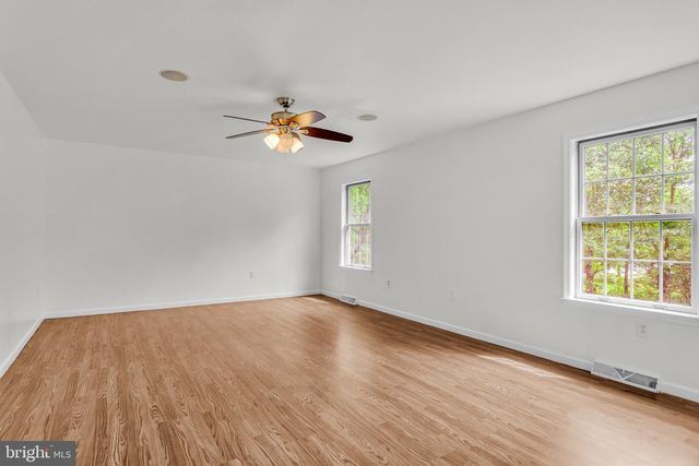 2292 FOREST LN, Harrisburg, PA 17112