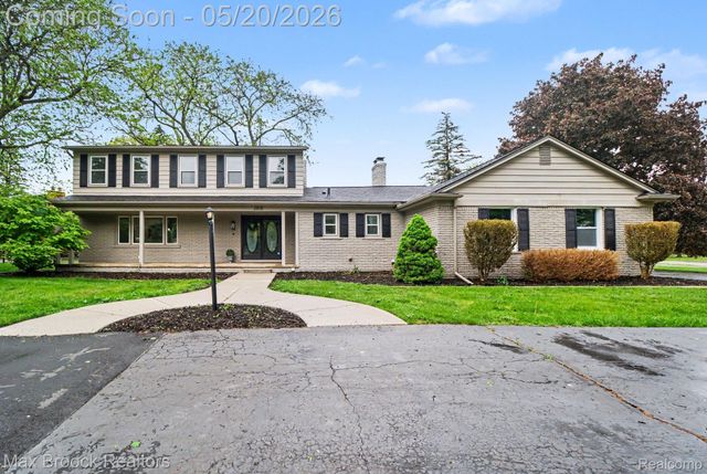 2808 Donegal Drive, Troy, MI 48098