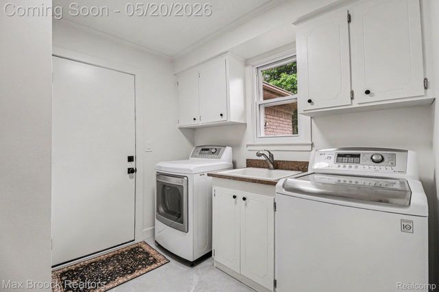 2808 Donegal Drive, Troy, MI 48098