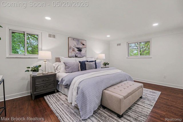 2808 Donegal Drive, Troy, MI 48098