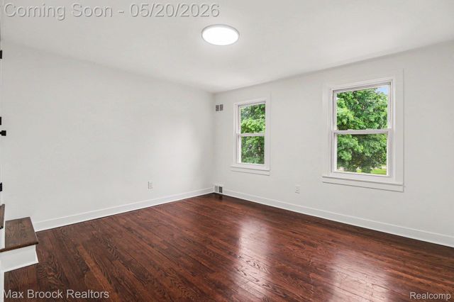 2808 Donegal Drive, Troy, MI 48098