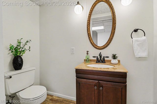 2808 Donegal Drive, Troy, MI 48098