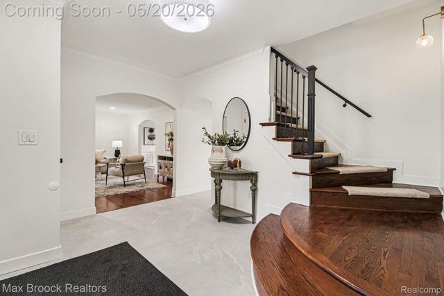 2808 Donegal Drive, Troy, MI 48098