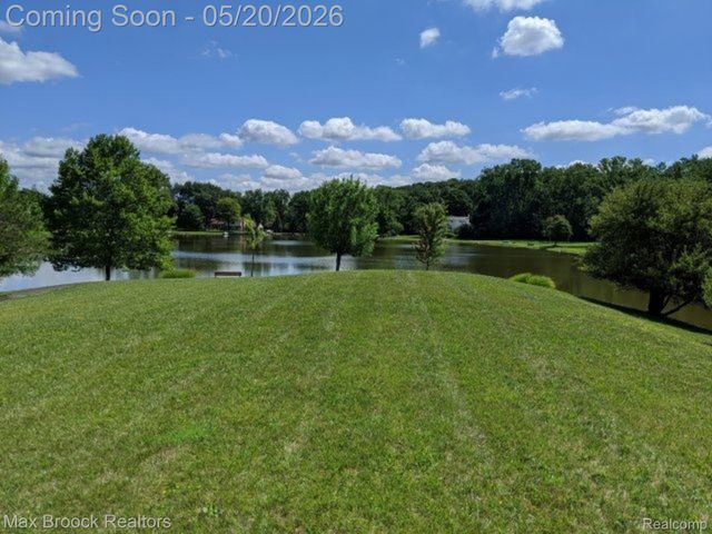 2808 Donegal Drive, Troy, MI 48098