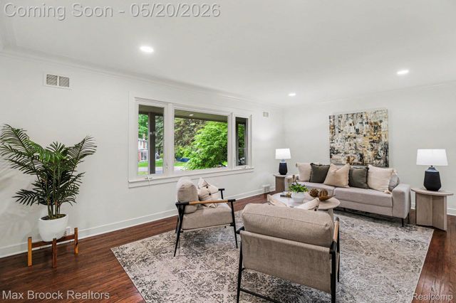 2808 Donegal Drive, Troy, MI 48098