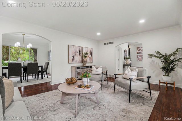 2808 Donegal Drive, Troy, MI 48098