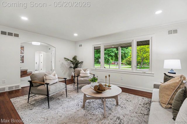 2808 Donegal Drive, Troy, MI 48098