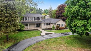 2808 Donegal Drive, Troy, MI 48098