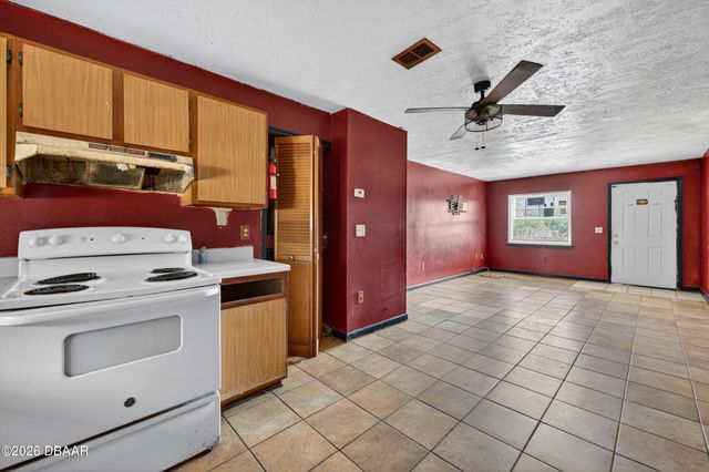1290 9th St Apt 208, Daytona Beach, FL 32117