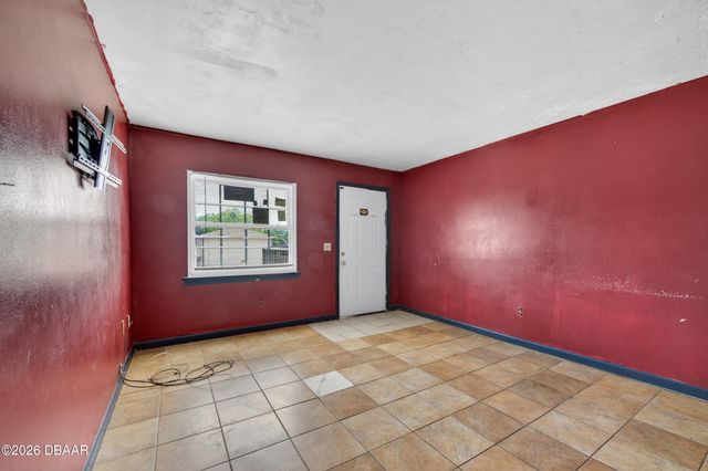 1290 9th St Apt 208, Daytona Beach, FL 32117