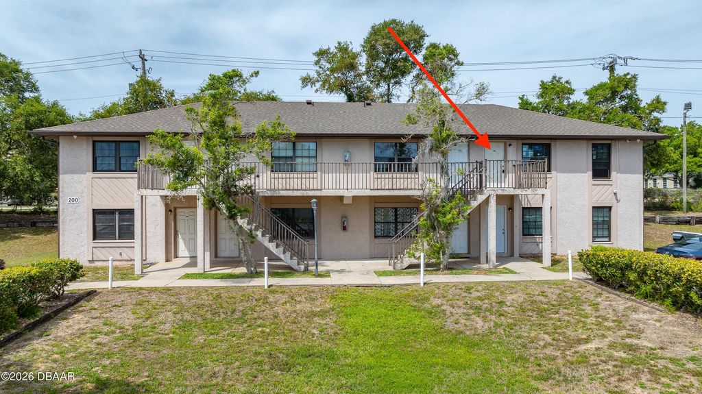 1290 9th St Apt 208, Daytona Beach, FL 32117