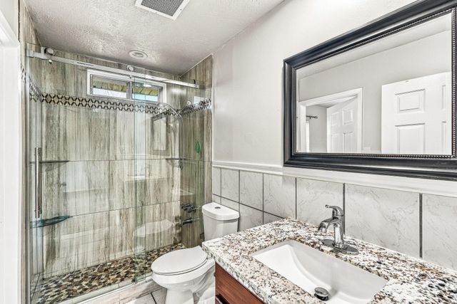 10027 Glenkirk Drive, Houston, TX 77089