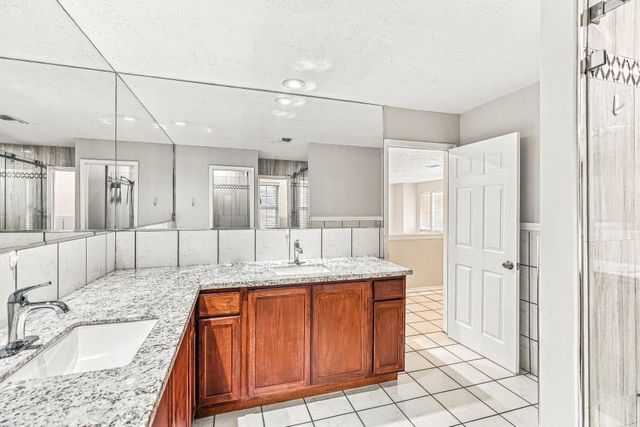 10027 Glenkirk Drive, Houston, TX 77089